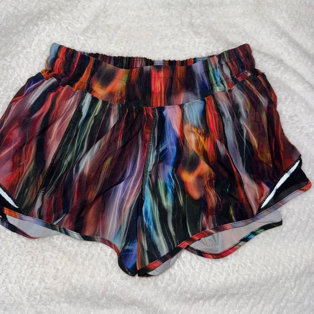 Lululemon Hotty Hot Shorts 2.5 inch